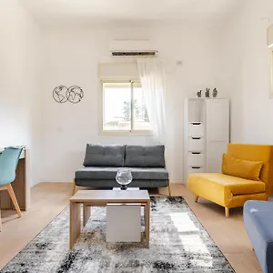 https://apt-hadar-urban.gethaifahotels.com